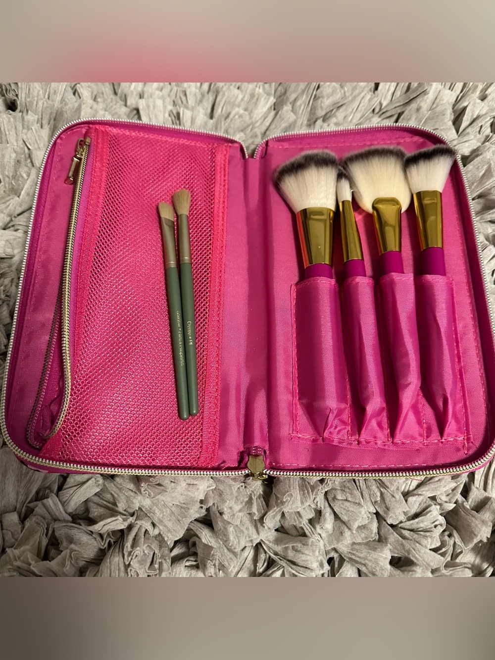Isaac Mizrahi New York Makeup Brush Case + 2 Sephora Brushes